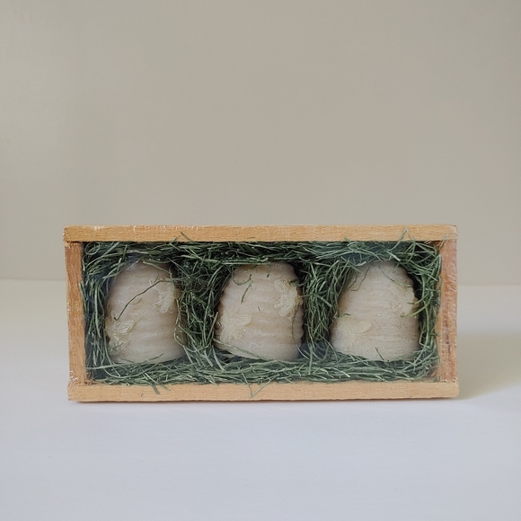 NEW Set of 3 Beeswax Candles Beehive Handmade Gift - Picture 1 of 9